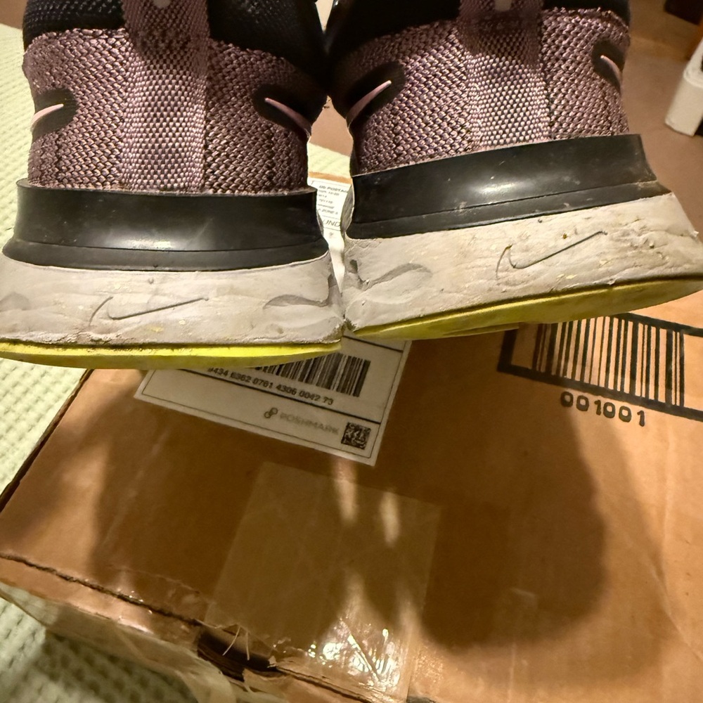 Nike Black and purple Sneakers - Picture 4 of 6